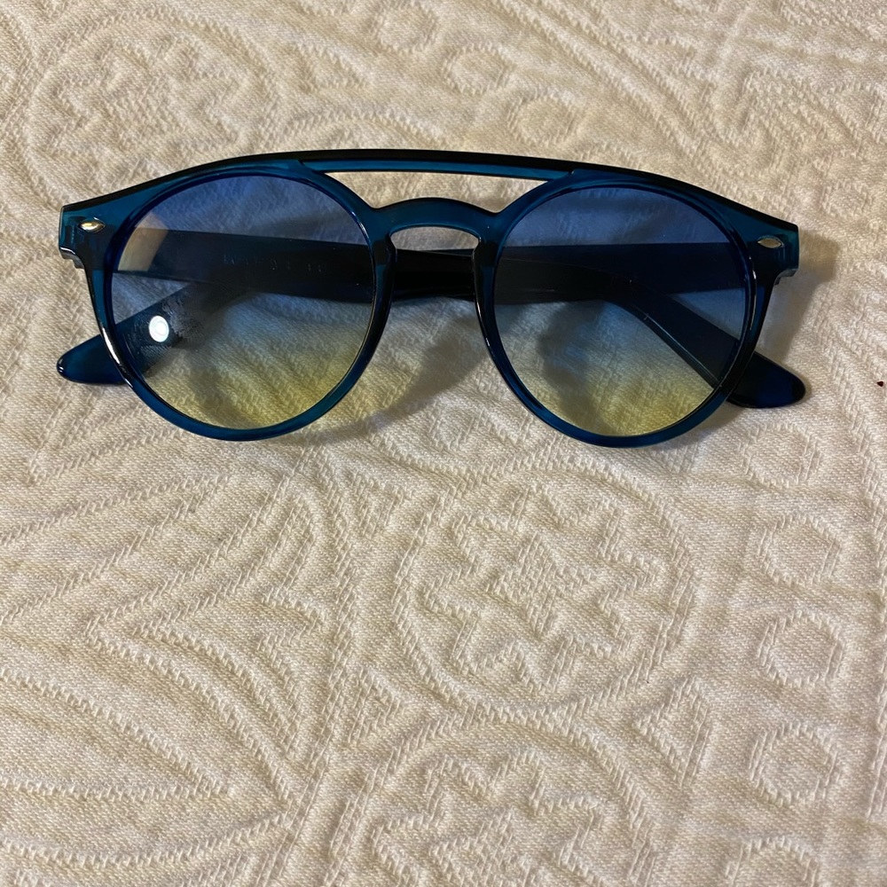Vintage looking blue sunglasses!